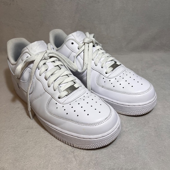 Nike Air Force 1 Men\'s Low Triple White Leather Sneakers Shoe Size 10.5